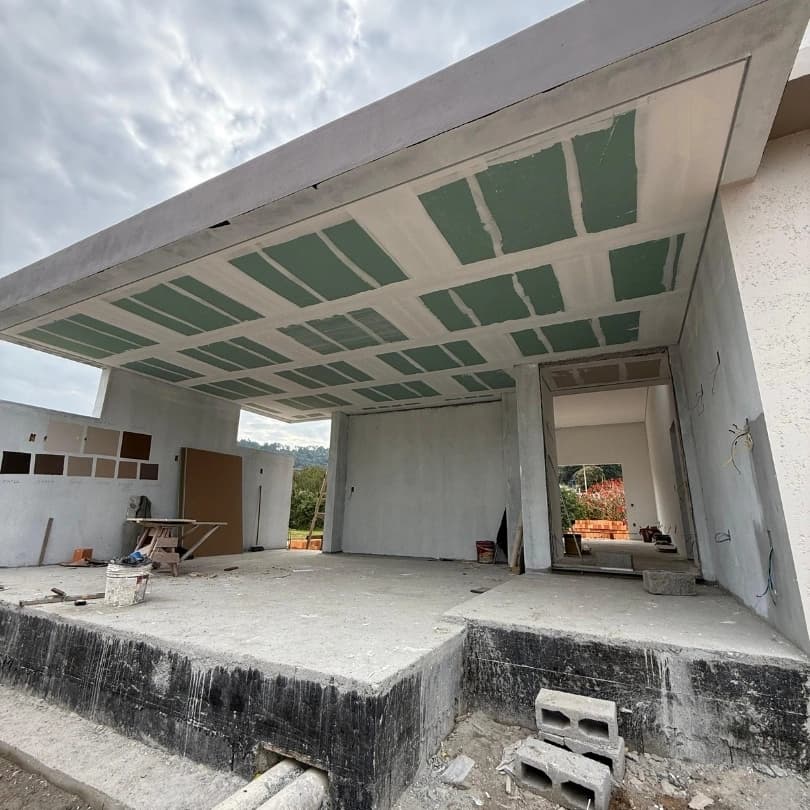 Ambiente moderno com drywall da House Gesso